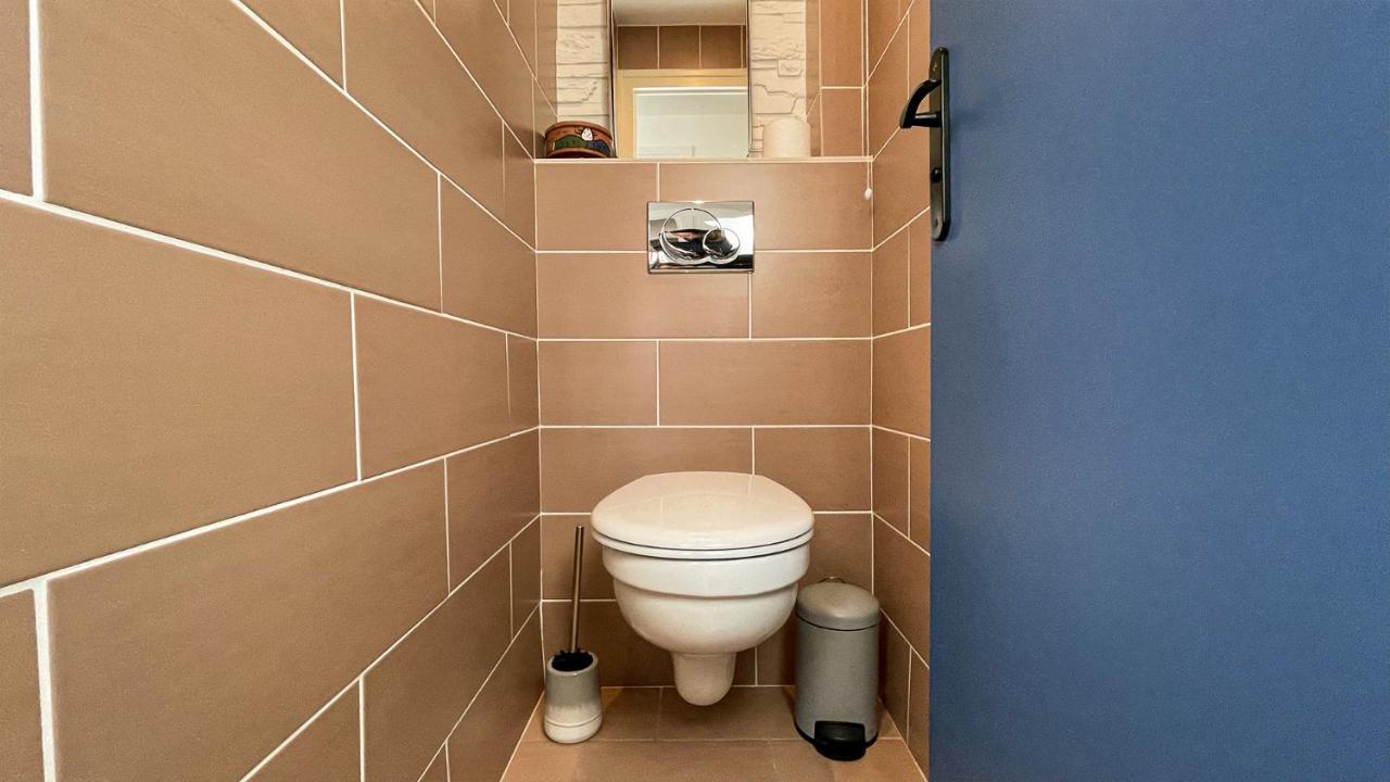 Homey Montaigne - New - A 1 Min A Pied Du Lac D'Annecy - 2 Balcons Prives - Appartement Avec 2 Chambres - Stationnement Gratuit Toute L'Annee Sauf En Ete - Juin A Aout Ngoại thất bức ảnh